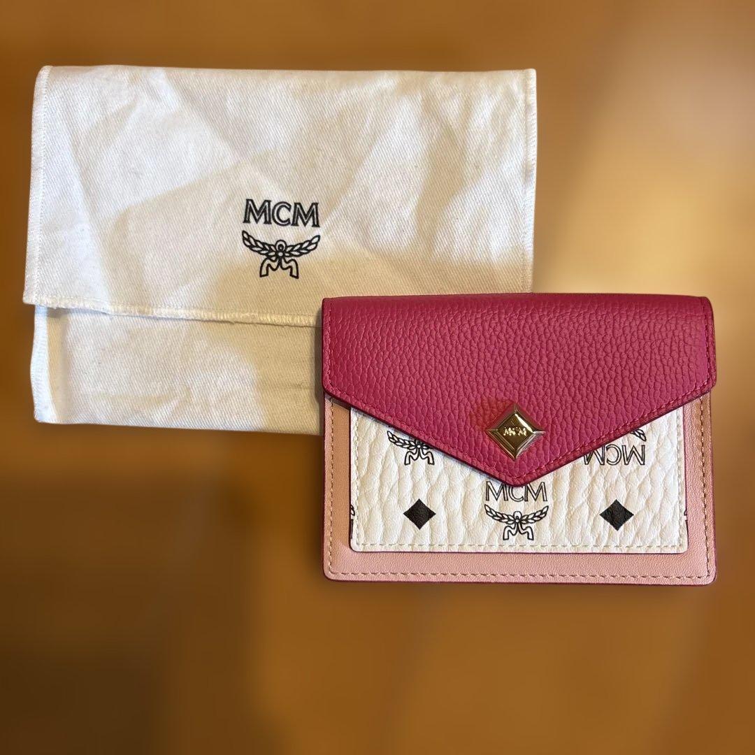 MCM ピンクレザー名刺入れ